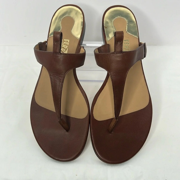 Salvatore Ferragamo Beccaria Brown Leather T-Strap Sandals Flops 8.5 - Picture 1 of 7